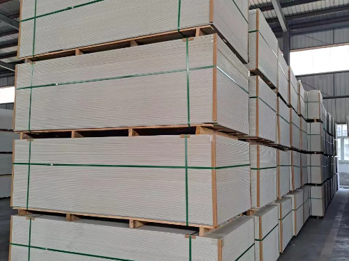 硅酸鈣板與硅酸鹽板：建材市場掀起“一字之差”性能之爭